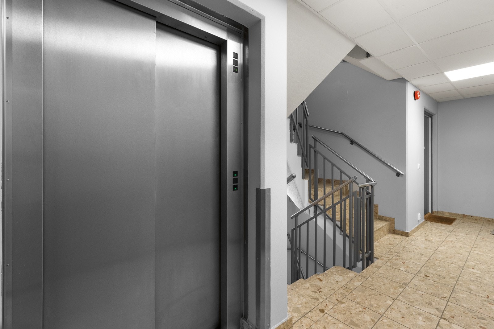 Leiligheten er beliggende i 3.etasje med heis. Galleribilde