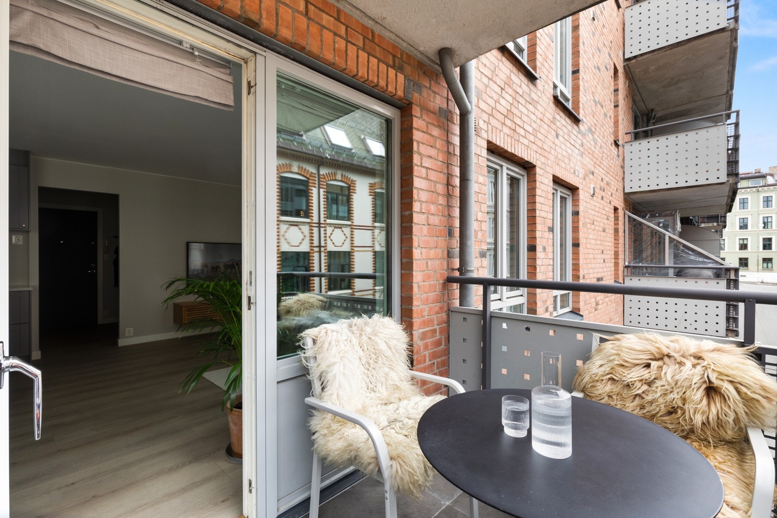 Balkongen har supre solforhold på sommerstid, så her kan du nyte varme sommerdager! Galleribilde