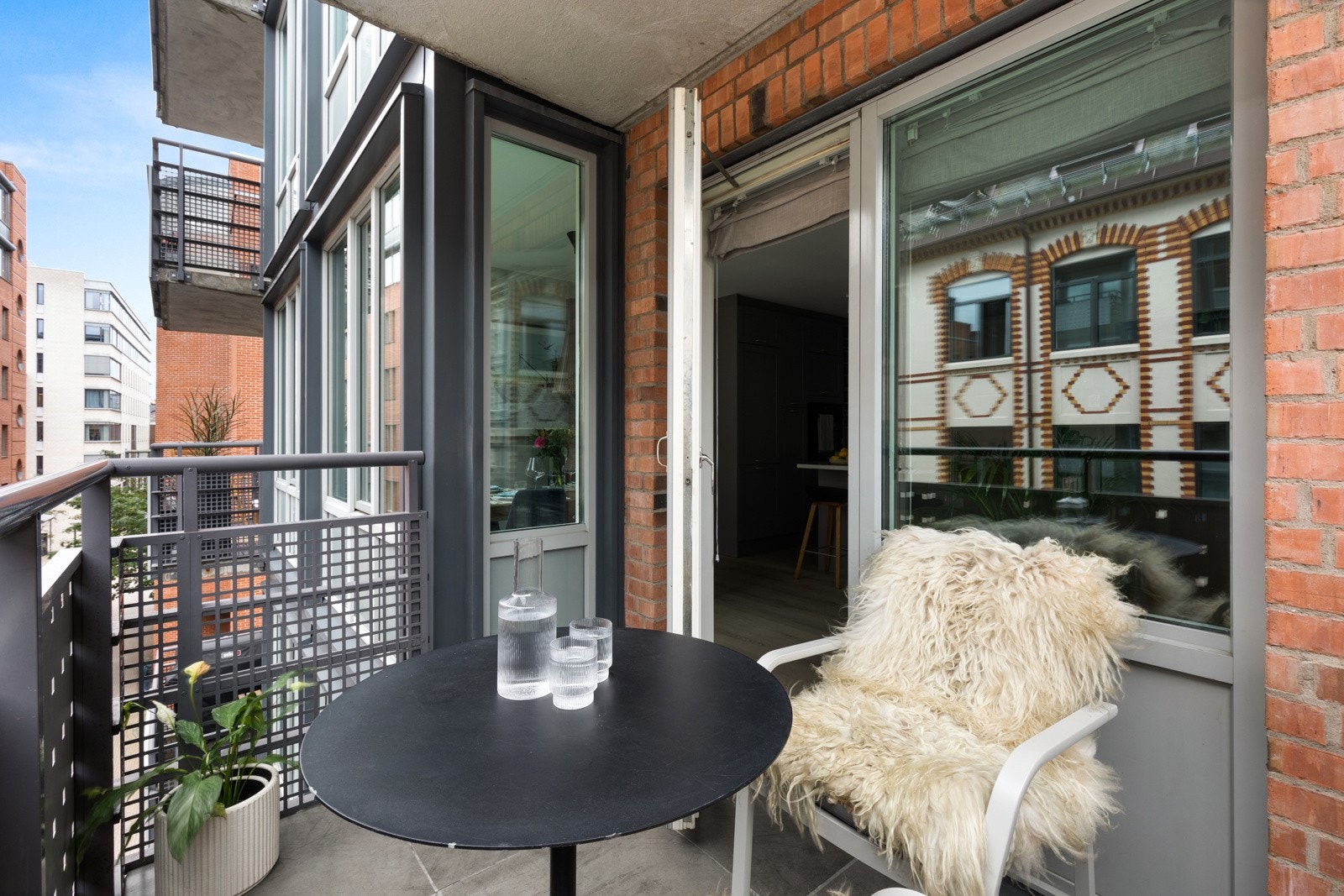 Det er god plass til utemøblement, grill og beplantning. Galleribilde