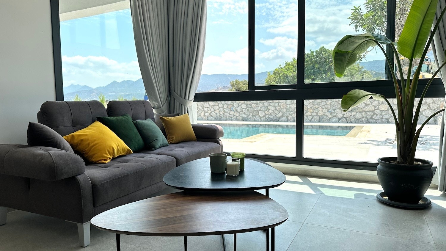 Visningshuset juli 24 Galleribilde