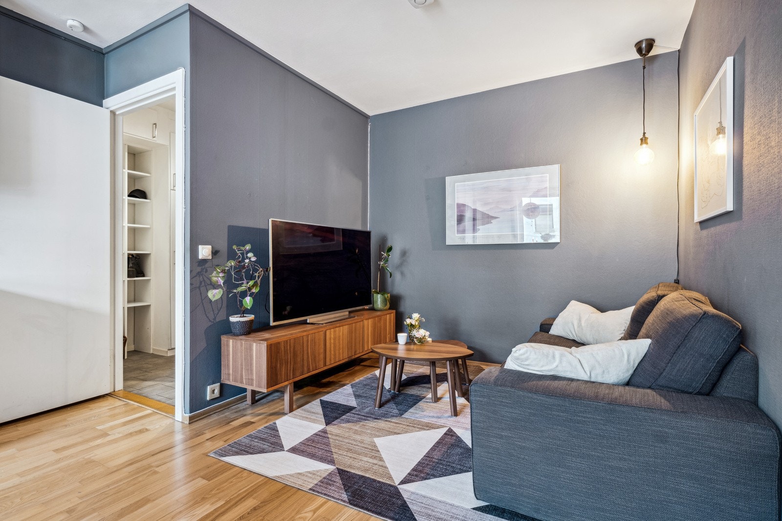 Fyring (bergvarme), varmt vann, tv-og internett er inkl. i felleskostnadene. Galleribilde