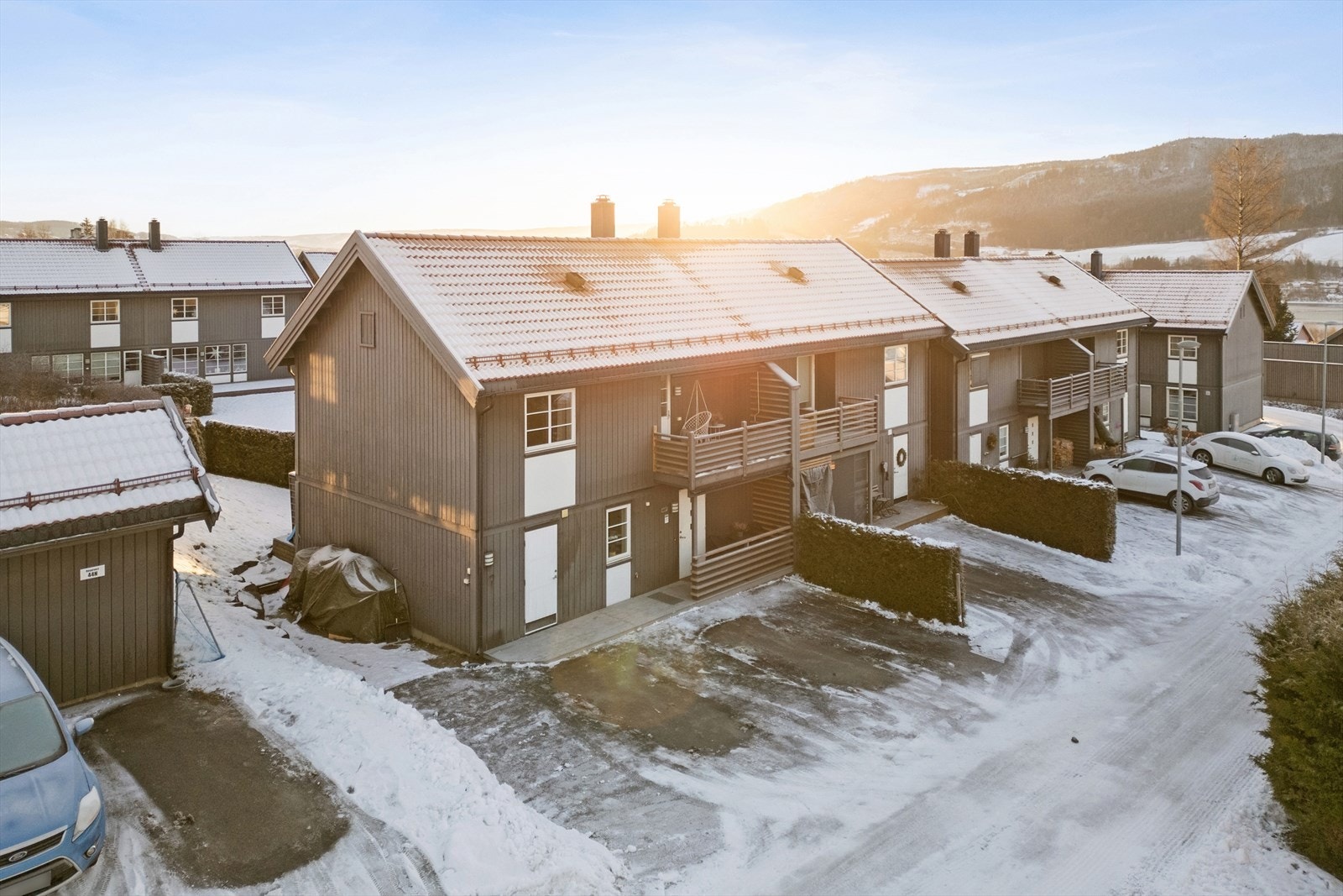 DNB Eiendom v/Merete Fjeldavlie presenterer en flott ½ av en vertikaldelt tomannsbolig fra 2011/2012! Galleribilde