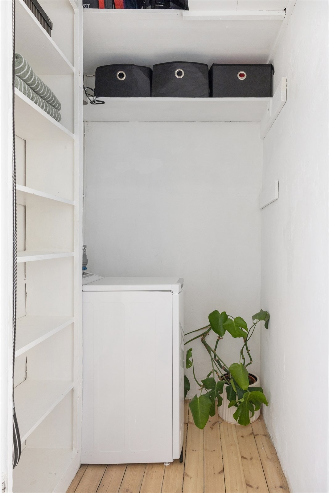 Innvendig bod/vaskerom på ca. 2 kvm. Galleribilde