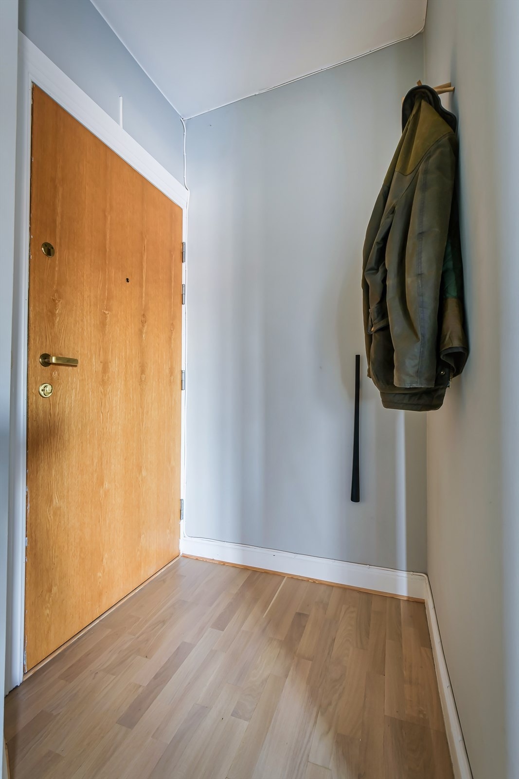 Leiligheten disponerer en loftsbod i etasjen over Galleribilde