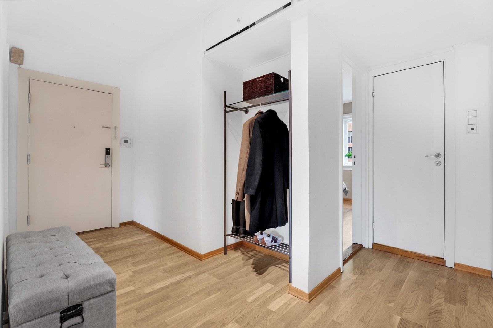 Leiligheten har adkomst via felles trappegang. Oppgangen har callinganlegg Galleribilde