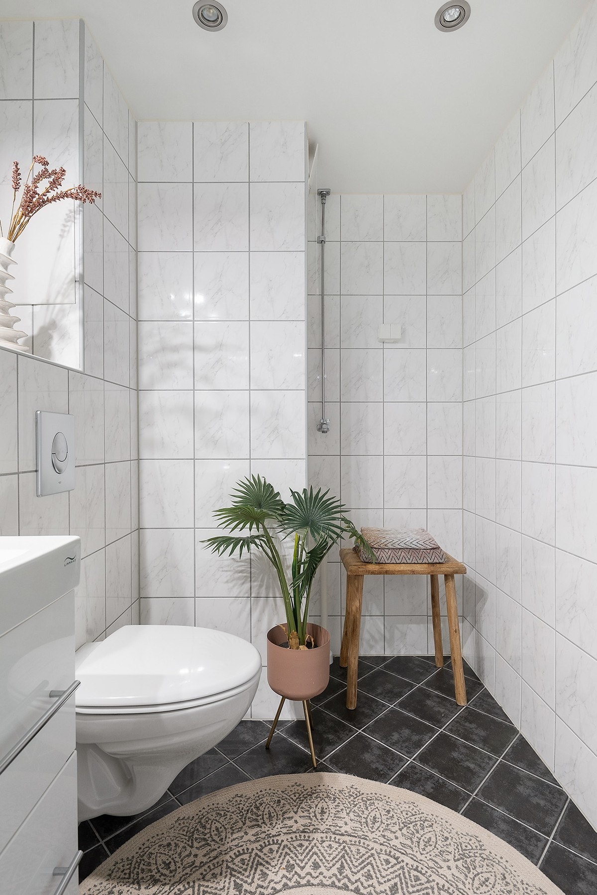 Bad med opplegg for vaskemaskin Galleribilde