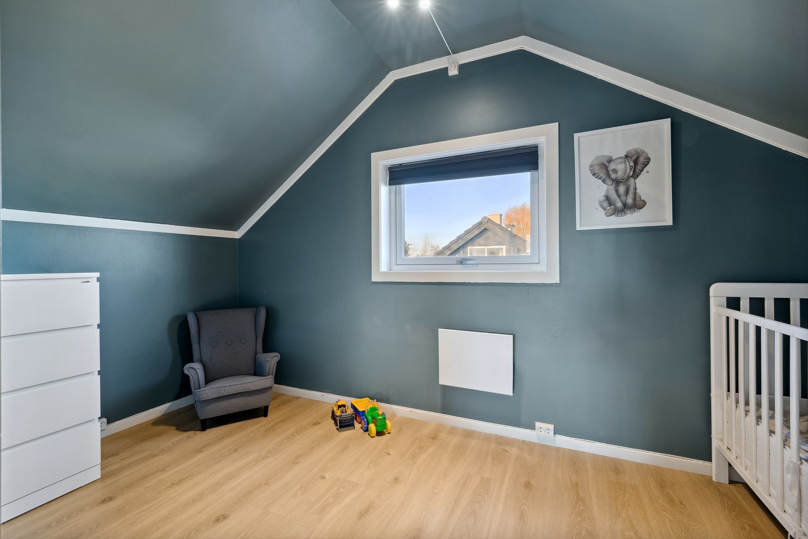 Planløsningen byr på to pene soverom i hver sin etasje. Galleribilde