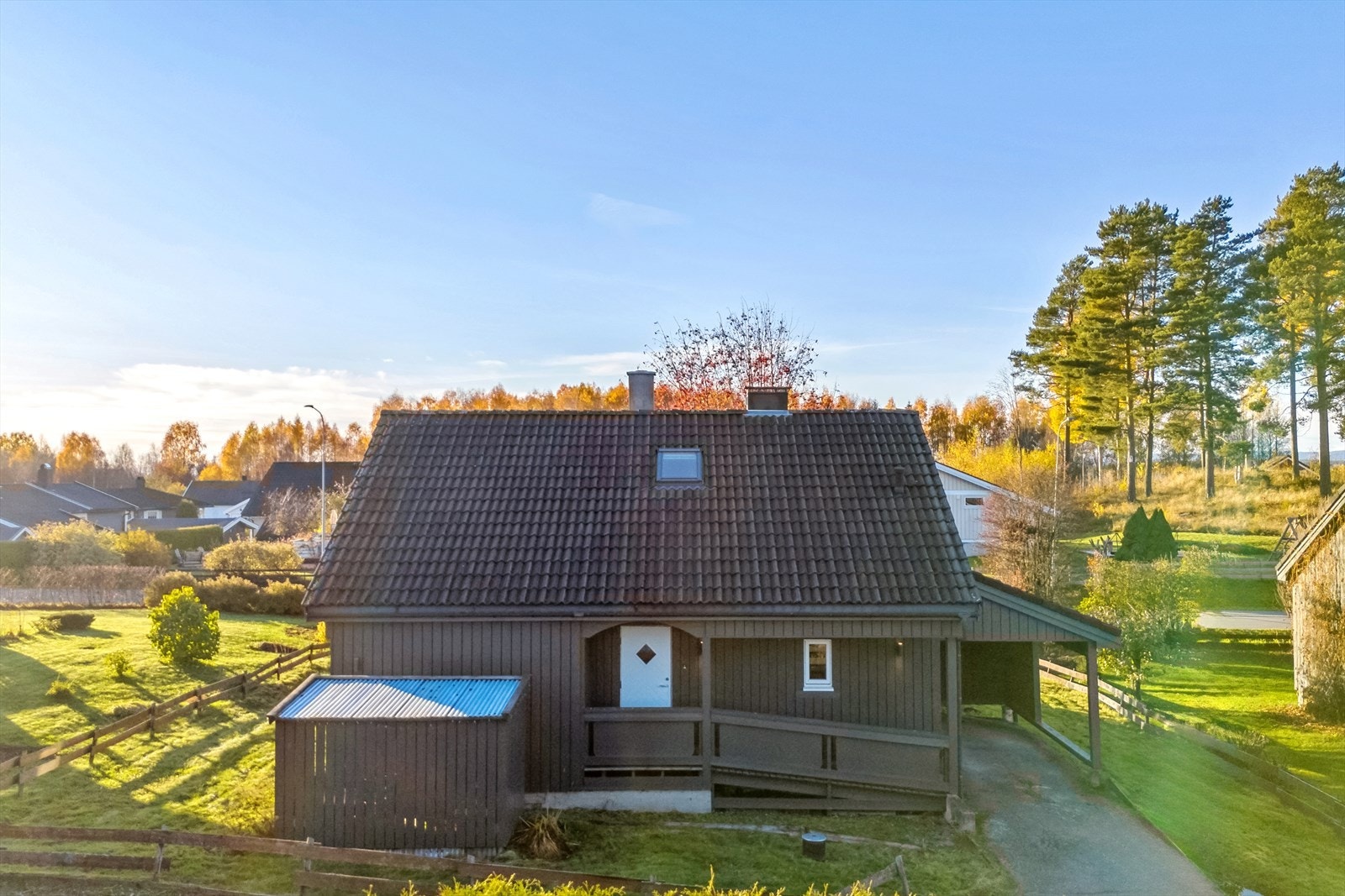 Boligen er en del av et veldrevet borettslag med rolig og barnevennlig beliggenhet. Galleribilde