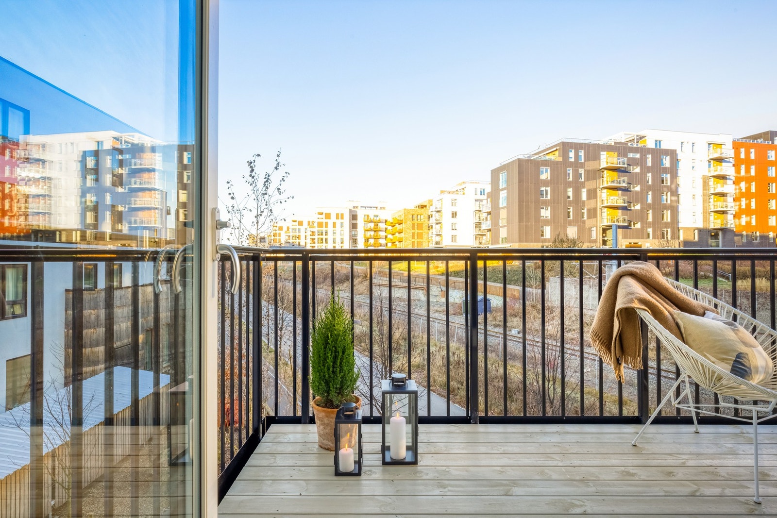 Dette er en moderne og pen 4-roms andelsleilighet i populære Krydderhagen på Hasle/Løren. Galleribilde