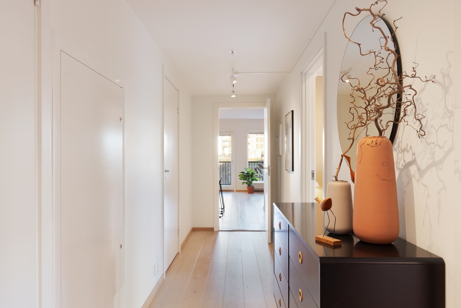 Inngangspartiet er utstyrt med callinganlegg med video. Galleribilde