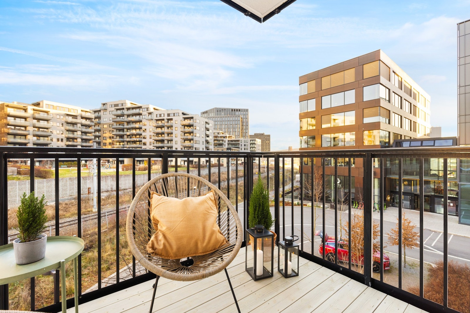 Et deilig luftested og en herlig plass for gode frokoster og kaffe på sommerhalvåret. Galleribilde