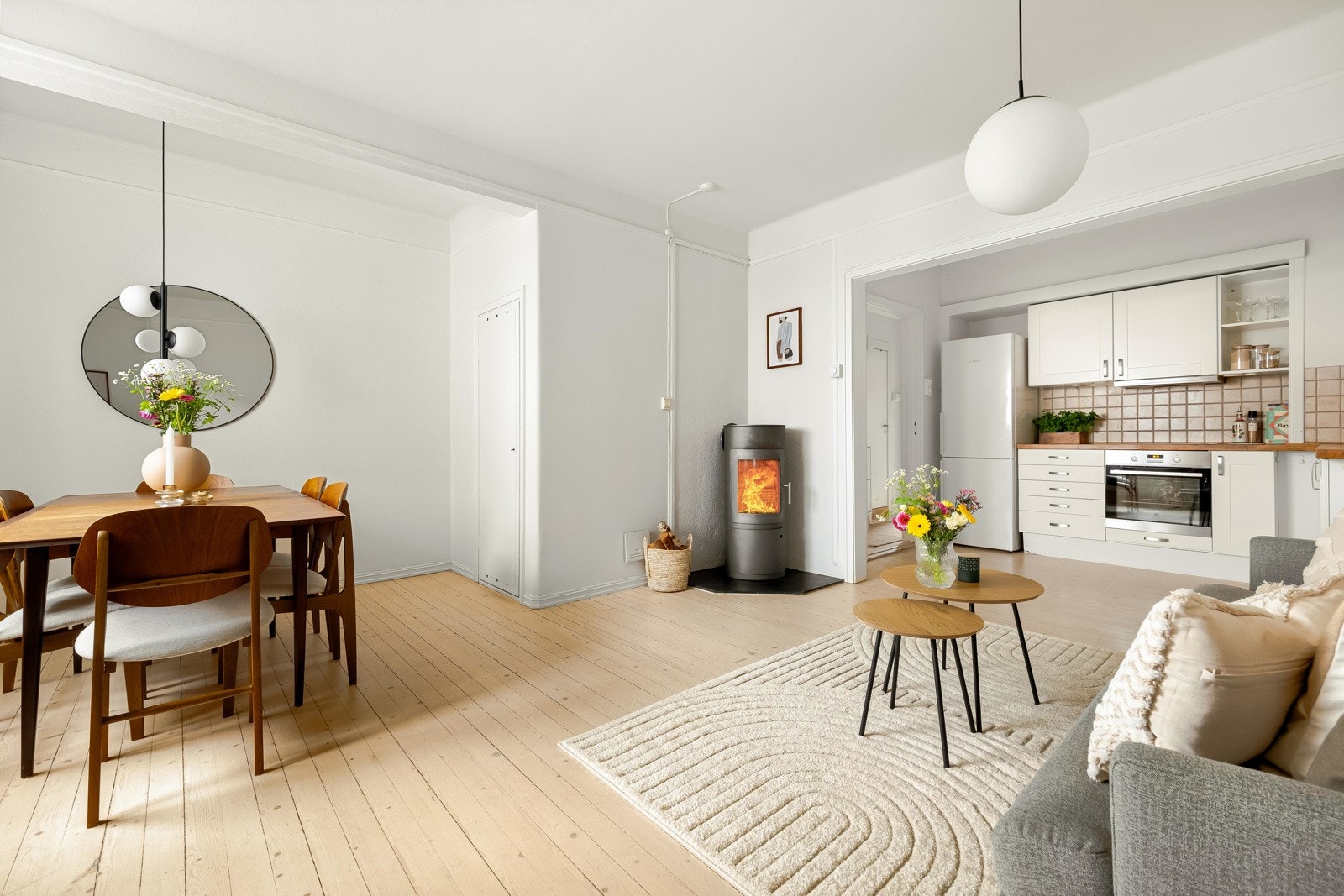 Leiligheten byr også på generøs takhøyde, målt til 2,64 meter i stuen. Galleribilde