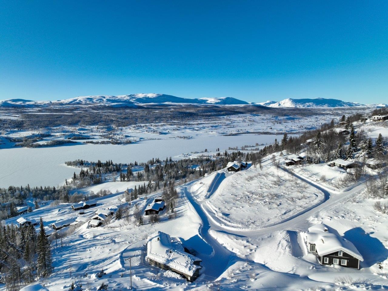 Bilde rett mot tomt 16 Galleribilde