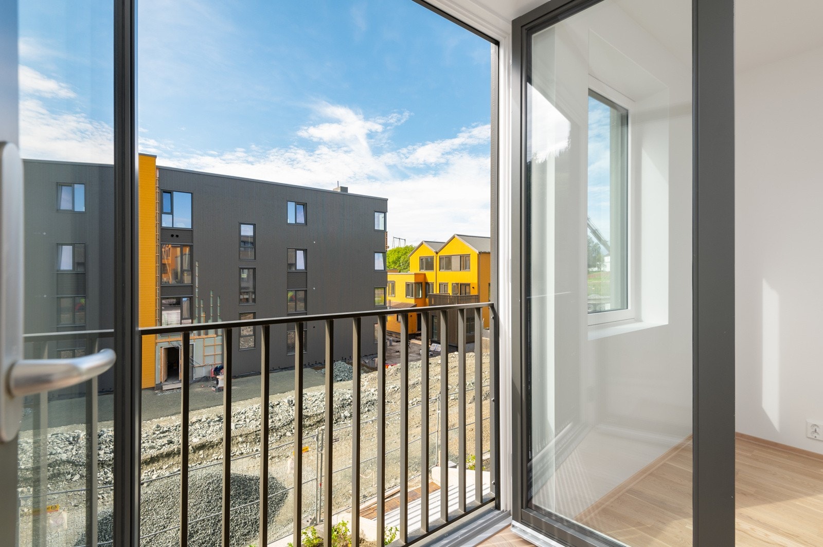 Fransk balkong på soverommet - Vendt ut mot fellesareal Galleribilde