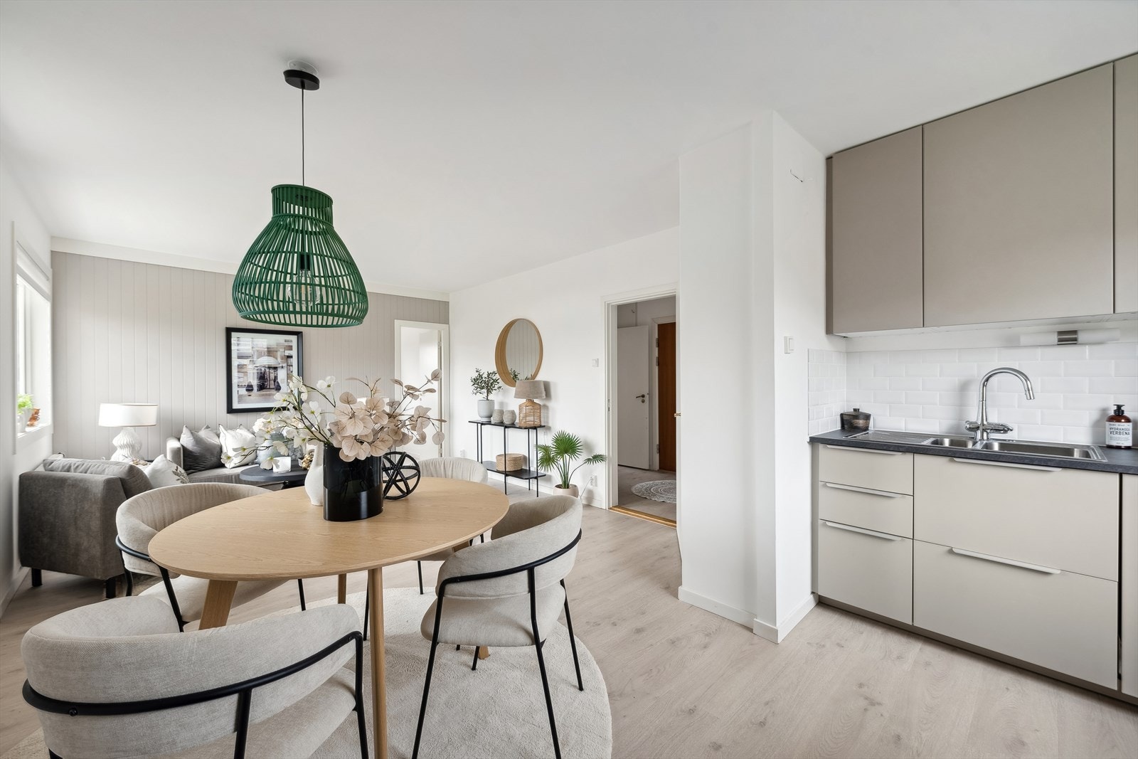 Leiligheten er nylig pusset opp i 2024 og holder en gjennomgående god standard. Galleribilde