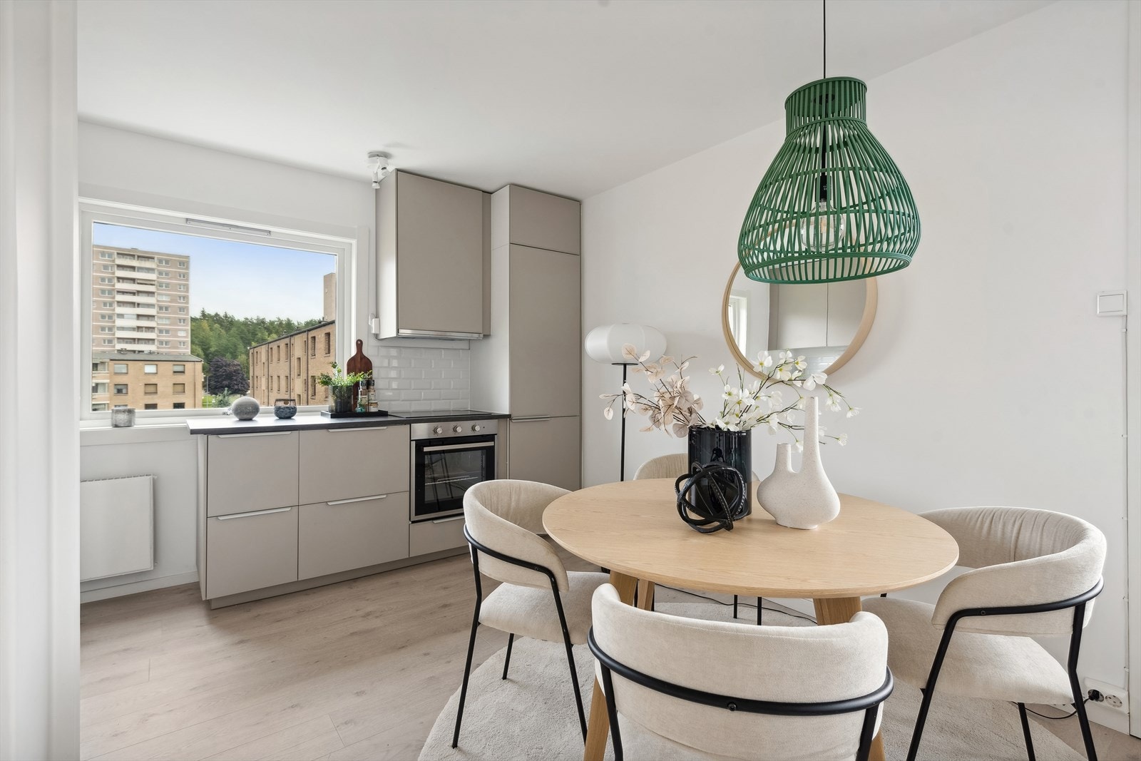 Inviter venner og familie til hyggelige stunder. Galleribilde