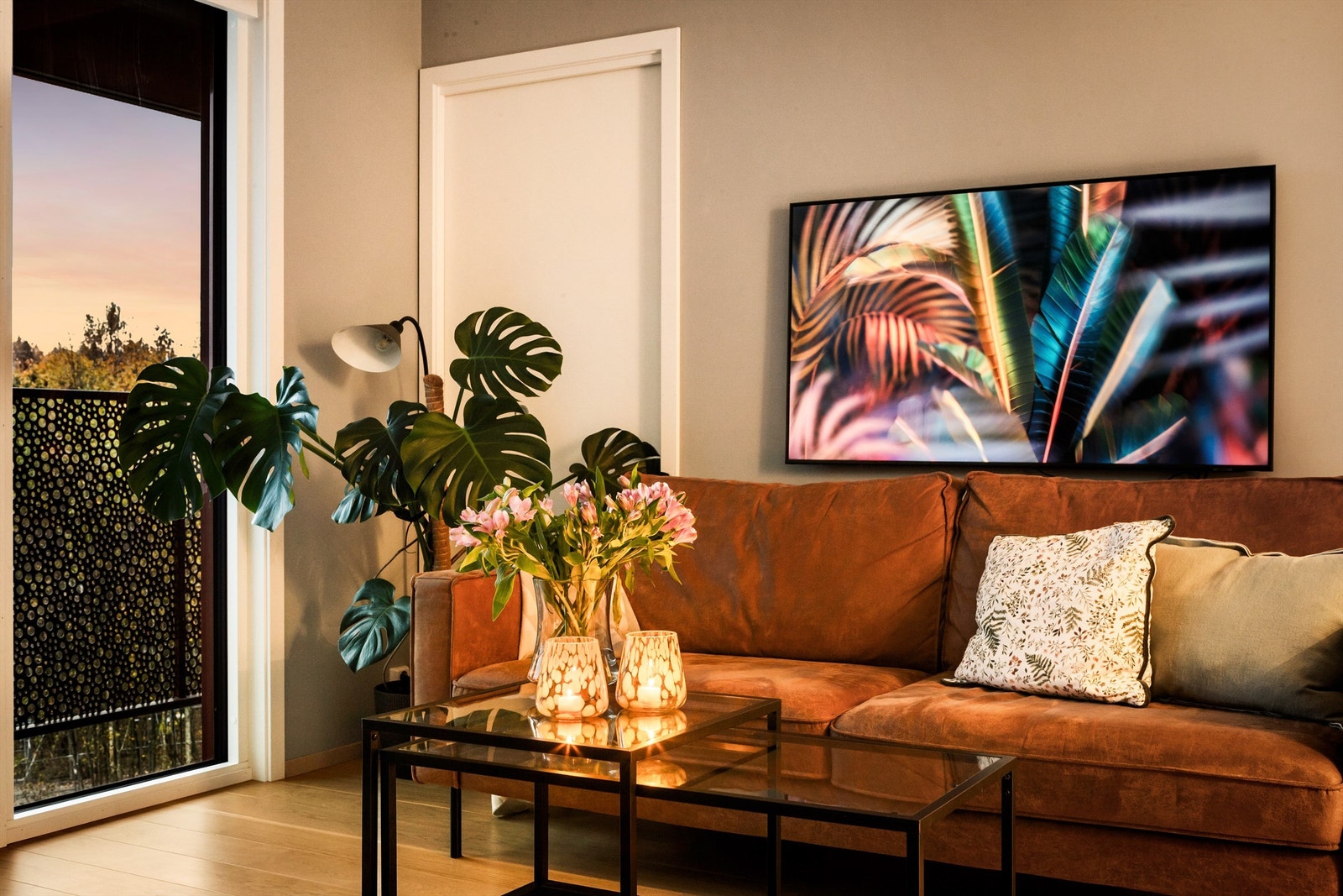 Koselig kveldsstemning i stuen Galleribilde