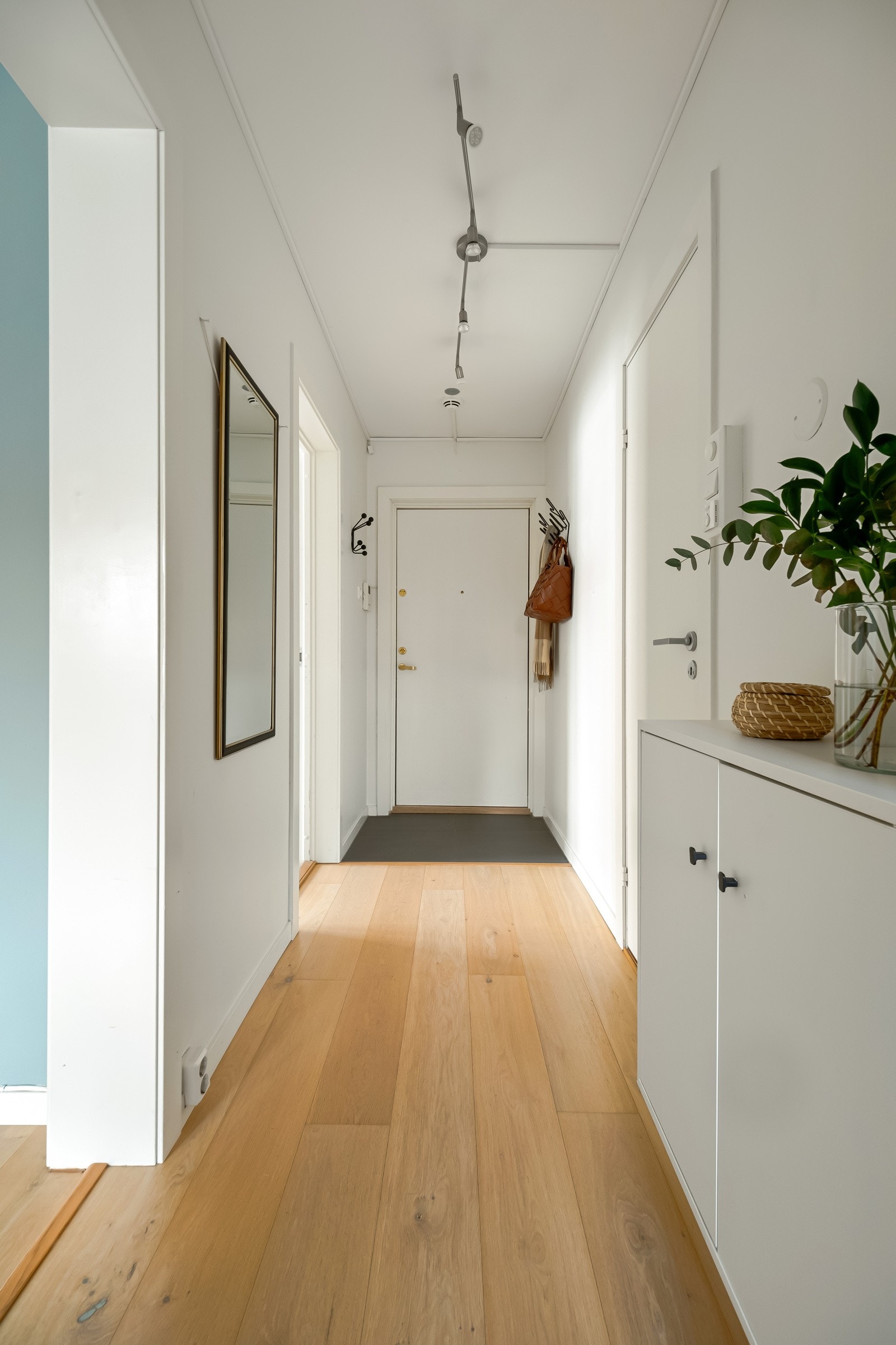 Leiligheten disponerer for øvrig fire boder for god lagring. Galleribilde