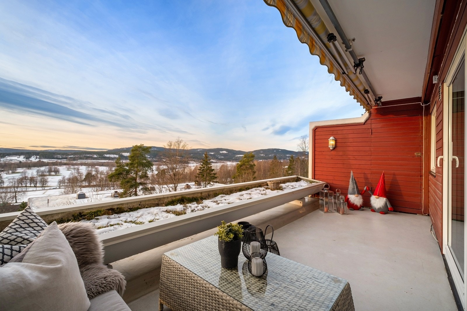 Det medfølger en utebod på terrasse på 2 kvm. Galleribilde