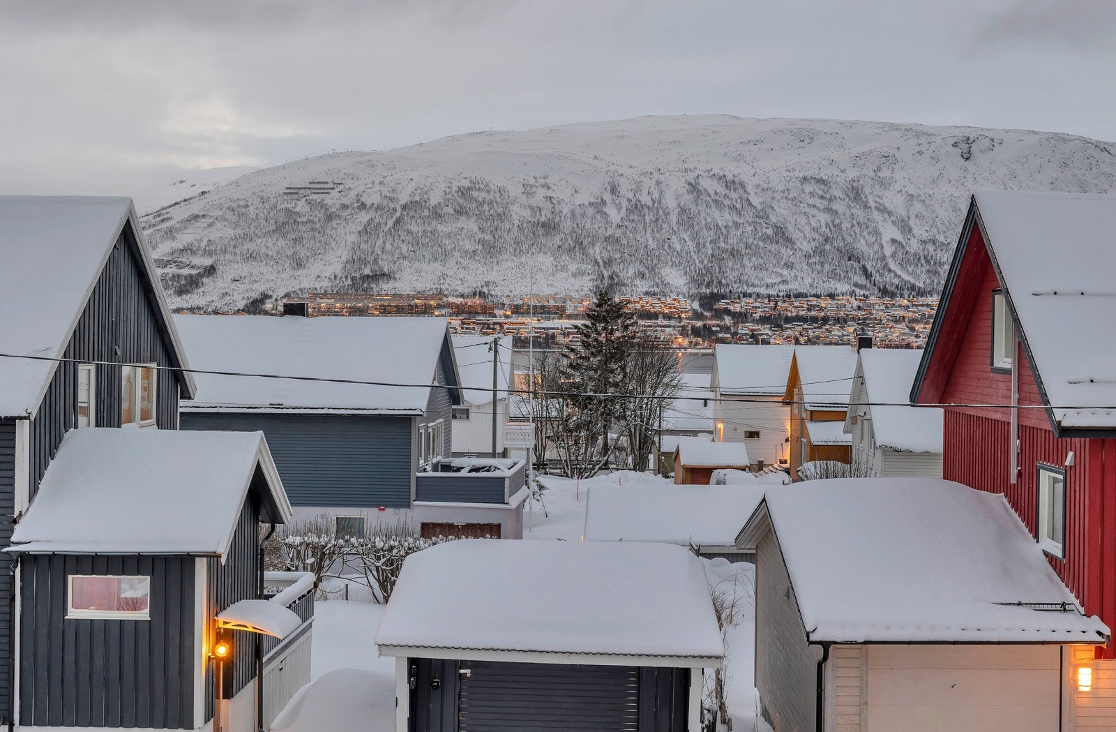 Utsikt over nærområdet og mot fastlandet Galleribilde