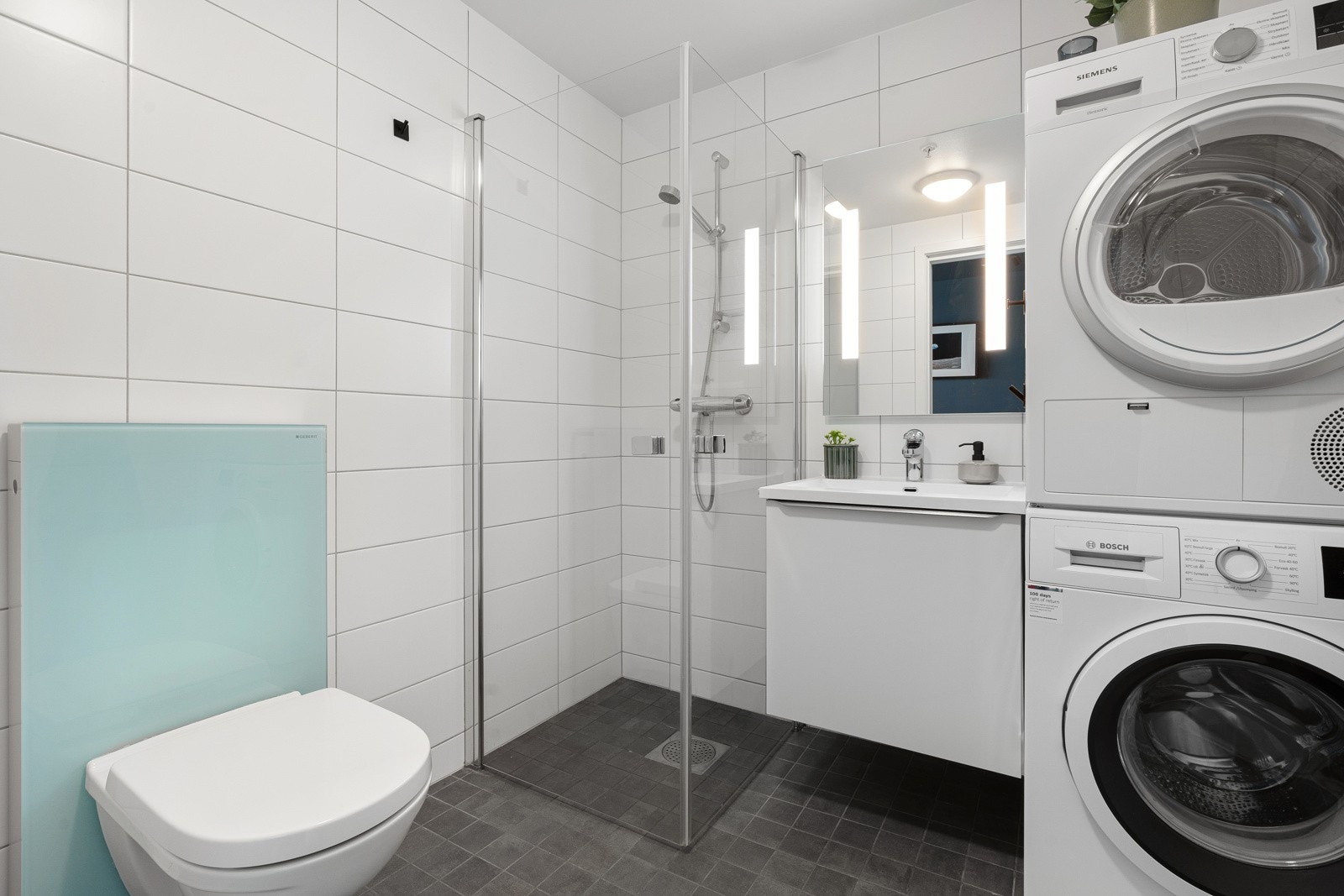 Vegghengt wc og innfellbare dusjvegger. Galleribilde