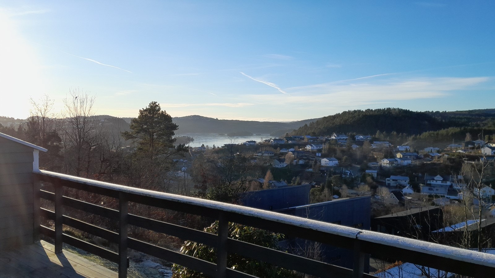 Privat bilde fra selger. Her med med utsikt over Gillsvann og Jegersberg. Galleribilde