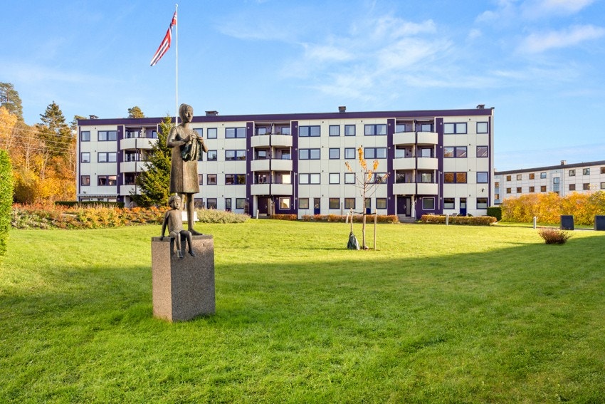 Veldrevet borettslag med frodige fellesarealer. Galleribilde