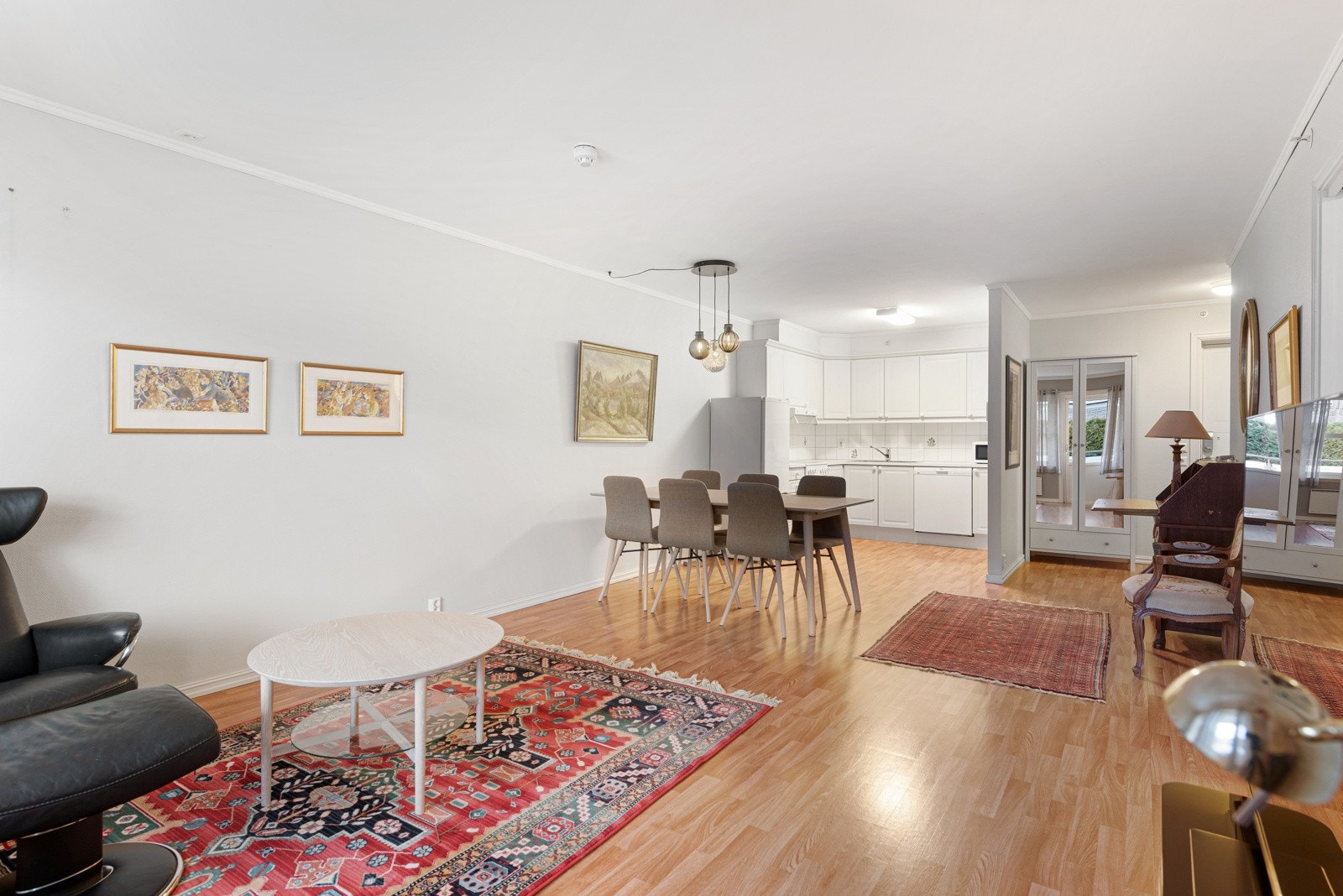 Stue/kjøkken Galleribilde