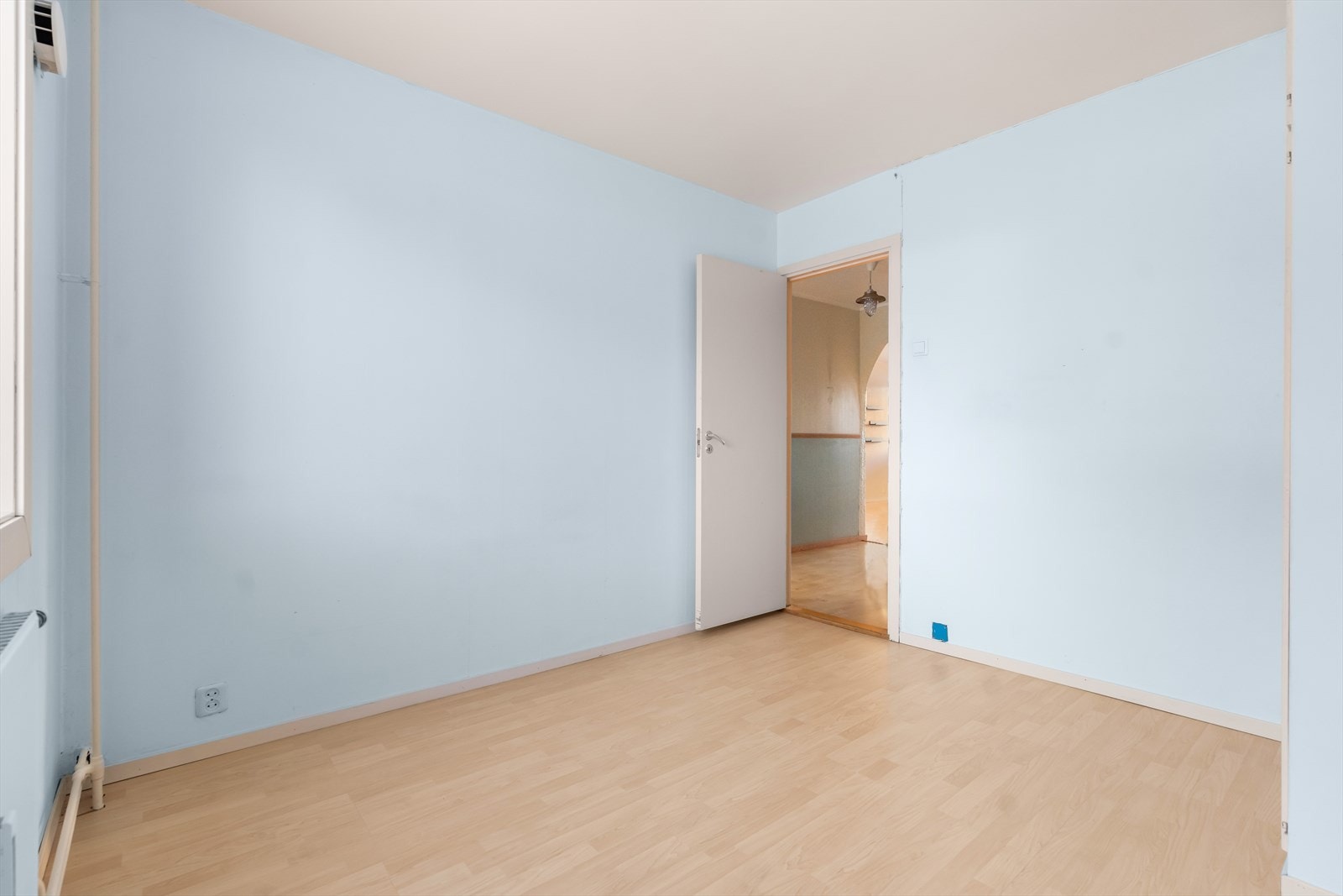 Videre er det plassbygd skap. Galleribilde