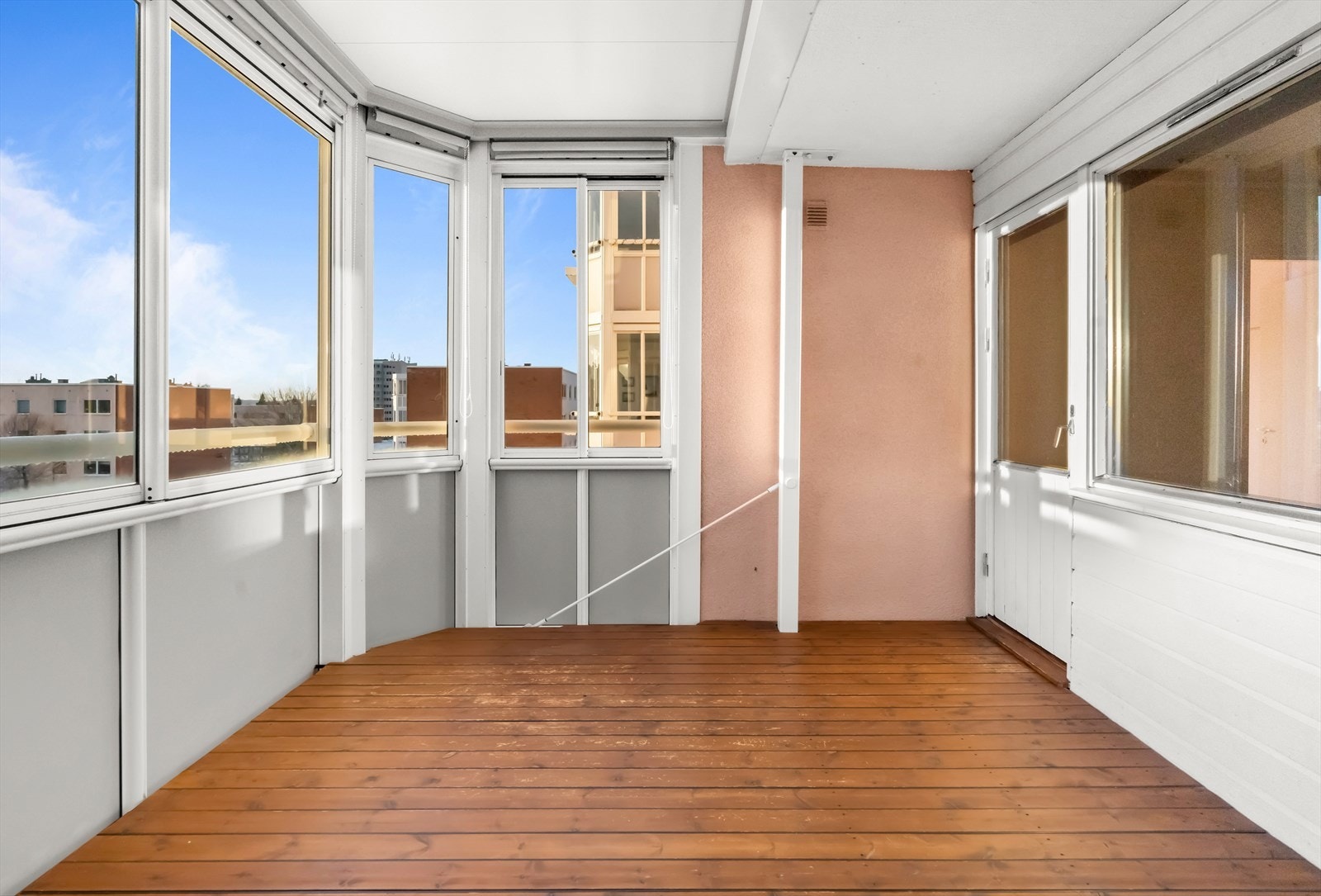 Balkongen kan brukes i store deler av året, og kan by på fine solforhold. Galleribilde