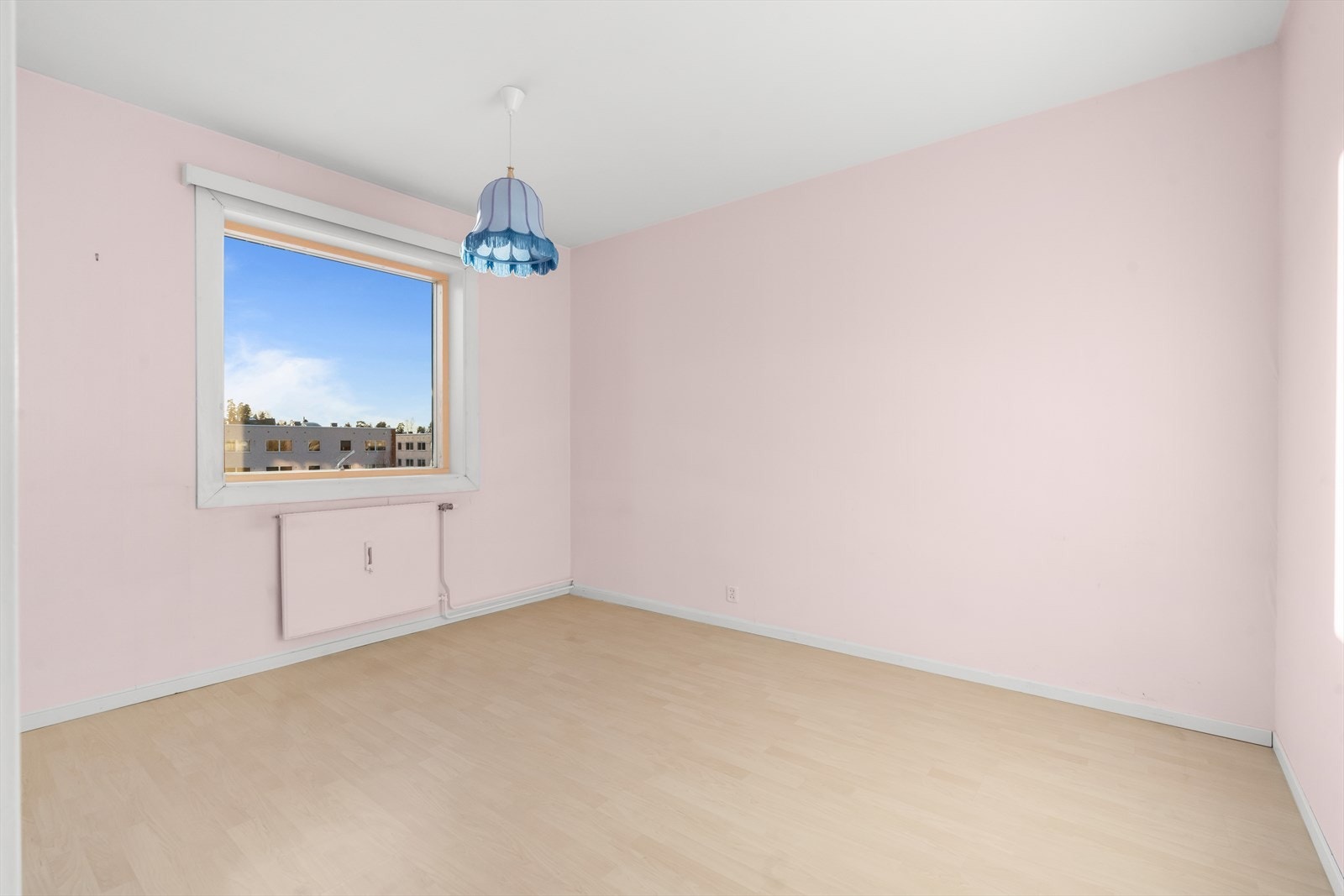 Soverom nr. 2 fungerer ypperlig som barnerom, gjesterom eller kontor - her er mulighetene mange. Galleribilde