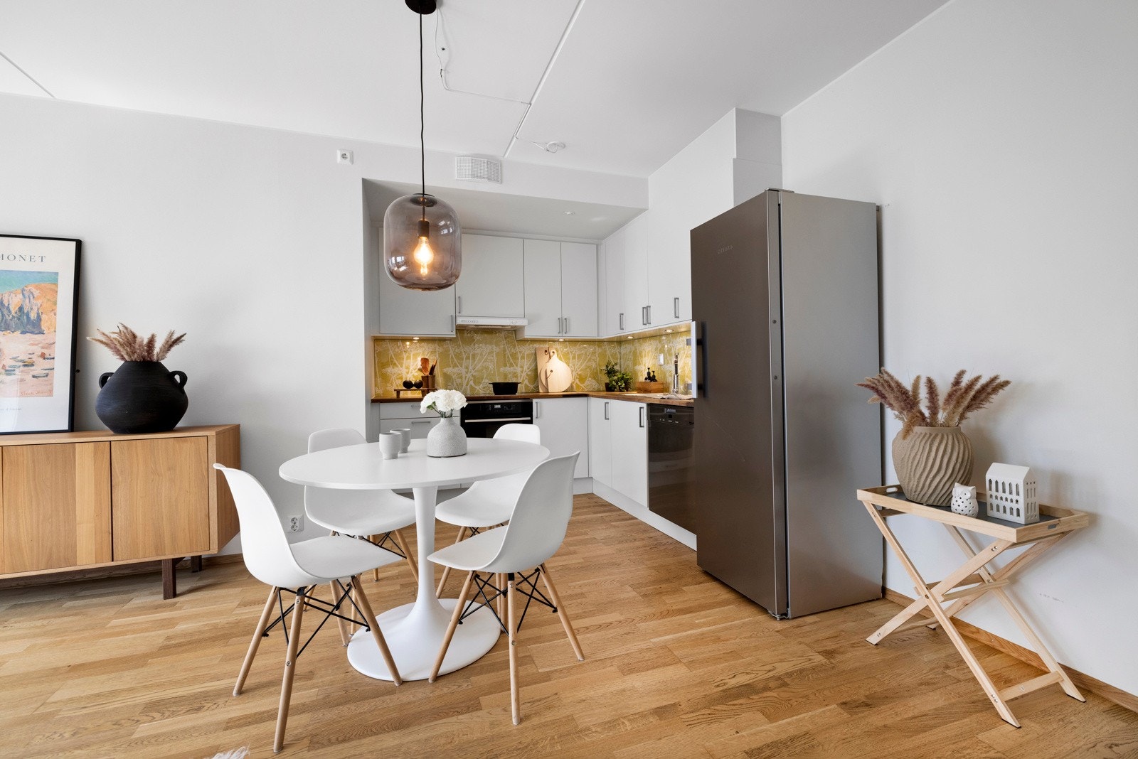 Integrert komfyr og induksjon platetopp. Galleribilde