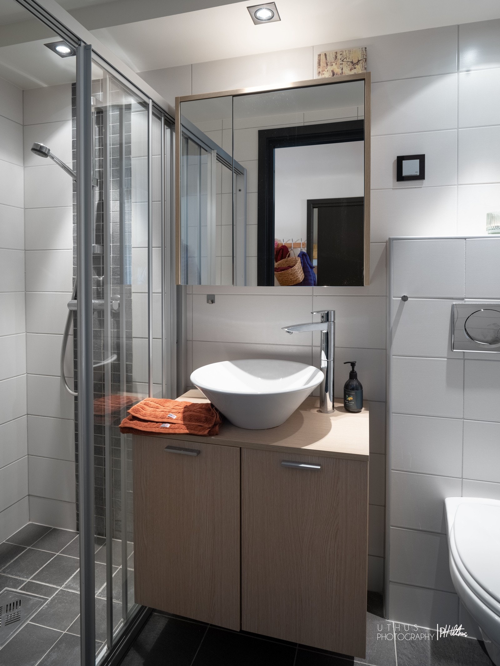 Pent flislagt bad Galleribilde