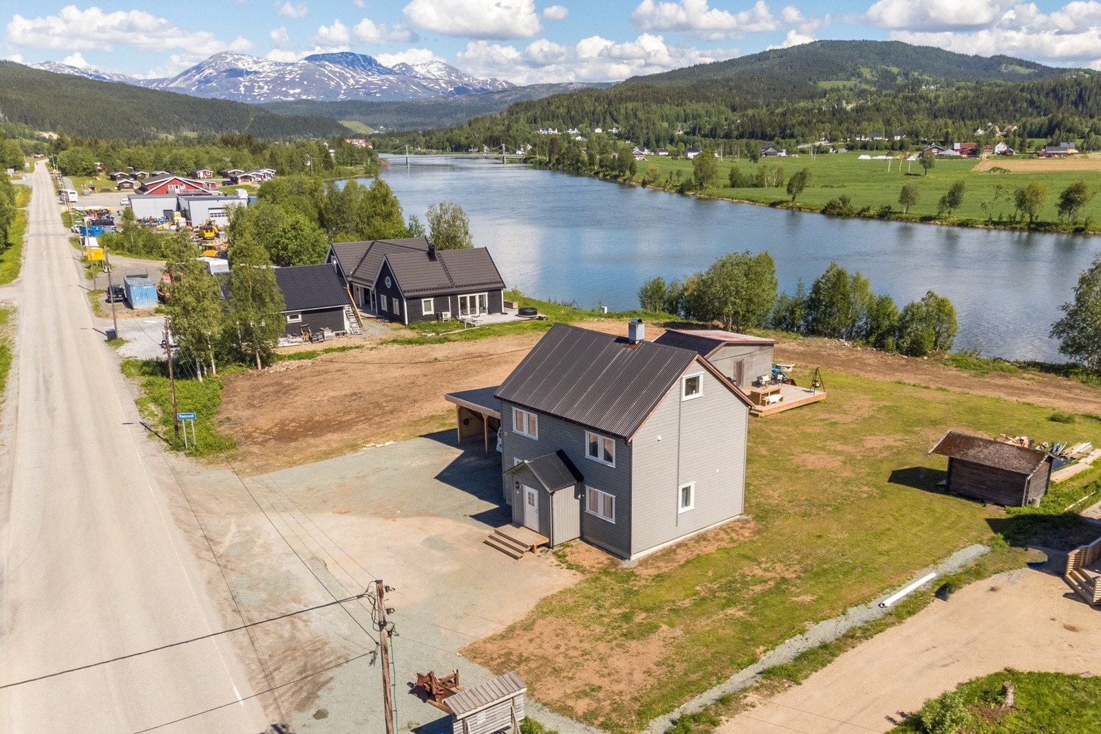 Her bor du med nærhet til flotte turmuligheter sommer som vinter Galleribilde