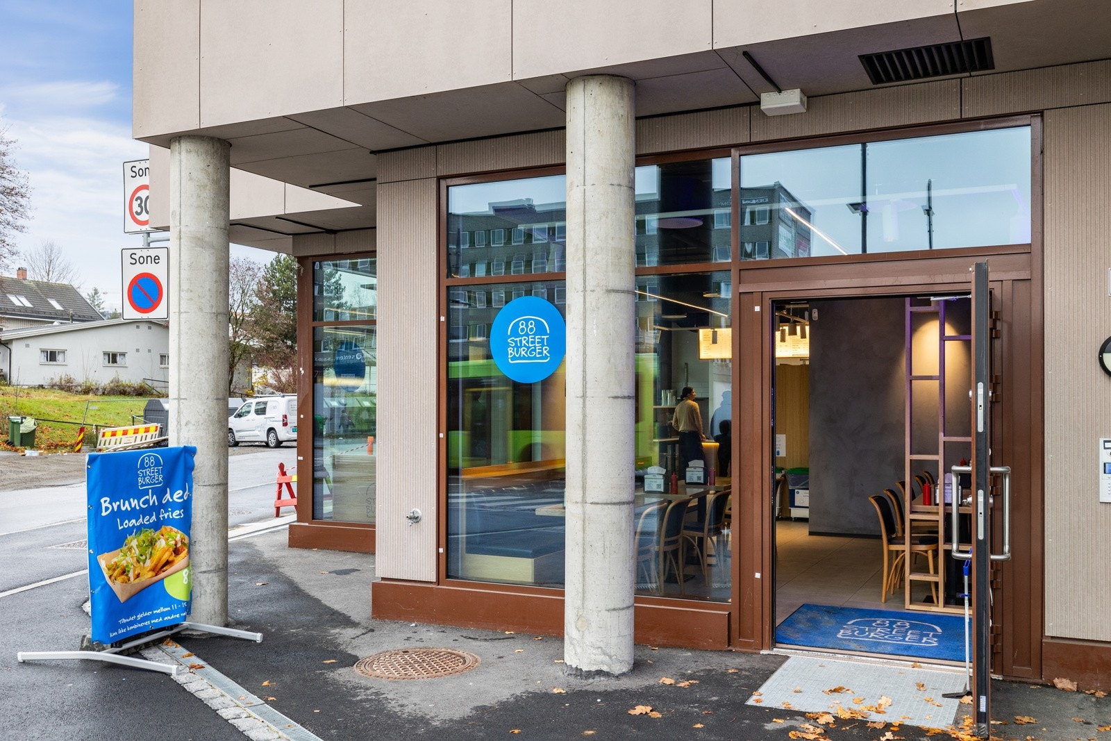 88 Street Burger kun 4 minutter unna. Galleribilde