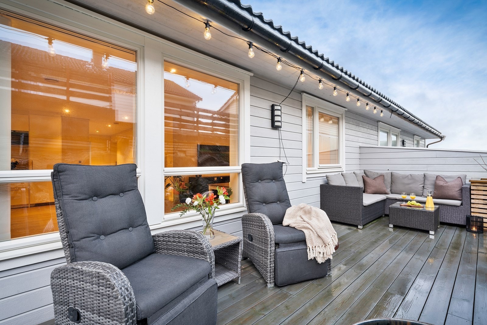 - Leiligheten har en herlig, skjermet terrasse av god størrelse - Galleribilde