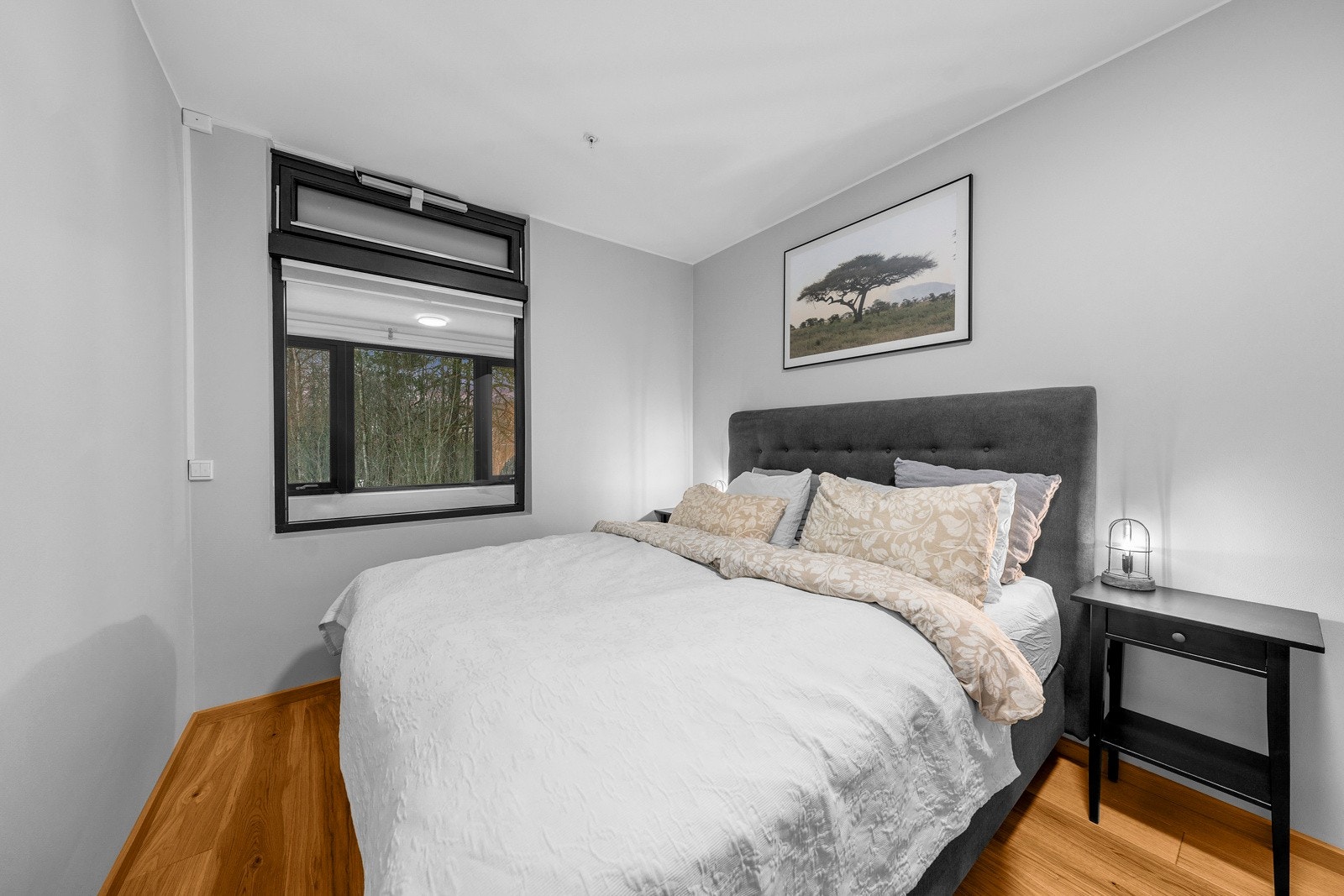 Videre byr leiligheten på tre soverom. Galleribilde