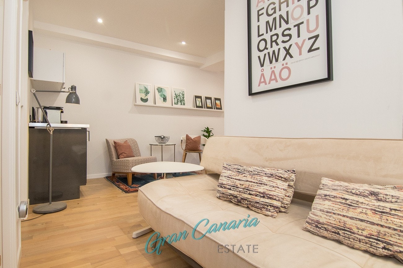 Leilighet i underetasjen med oppholdsrom, tekjøkken, bod, 2 soverom og bad/vaskerom Galleribilde