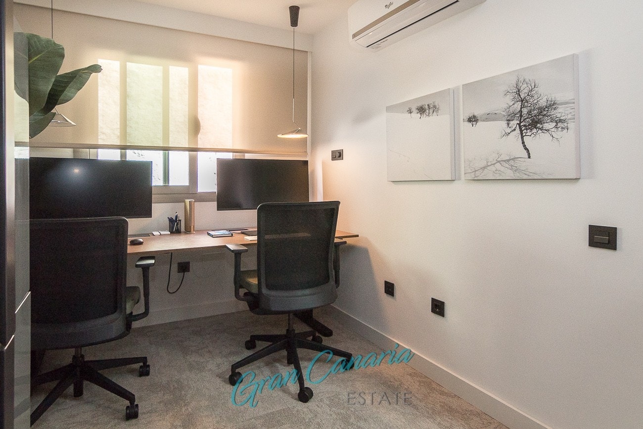 Kontor m/aircondition og elektrisk rullegardin (eller om man ønsker å bruke som soverom) Galleribilde