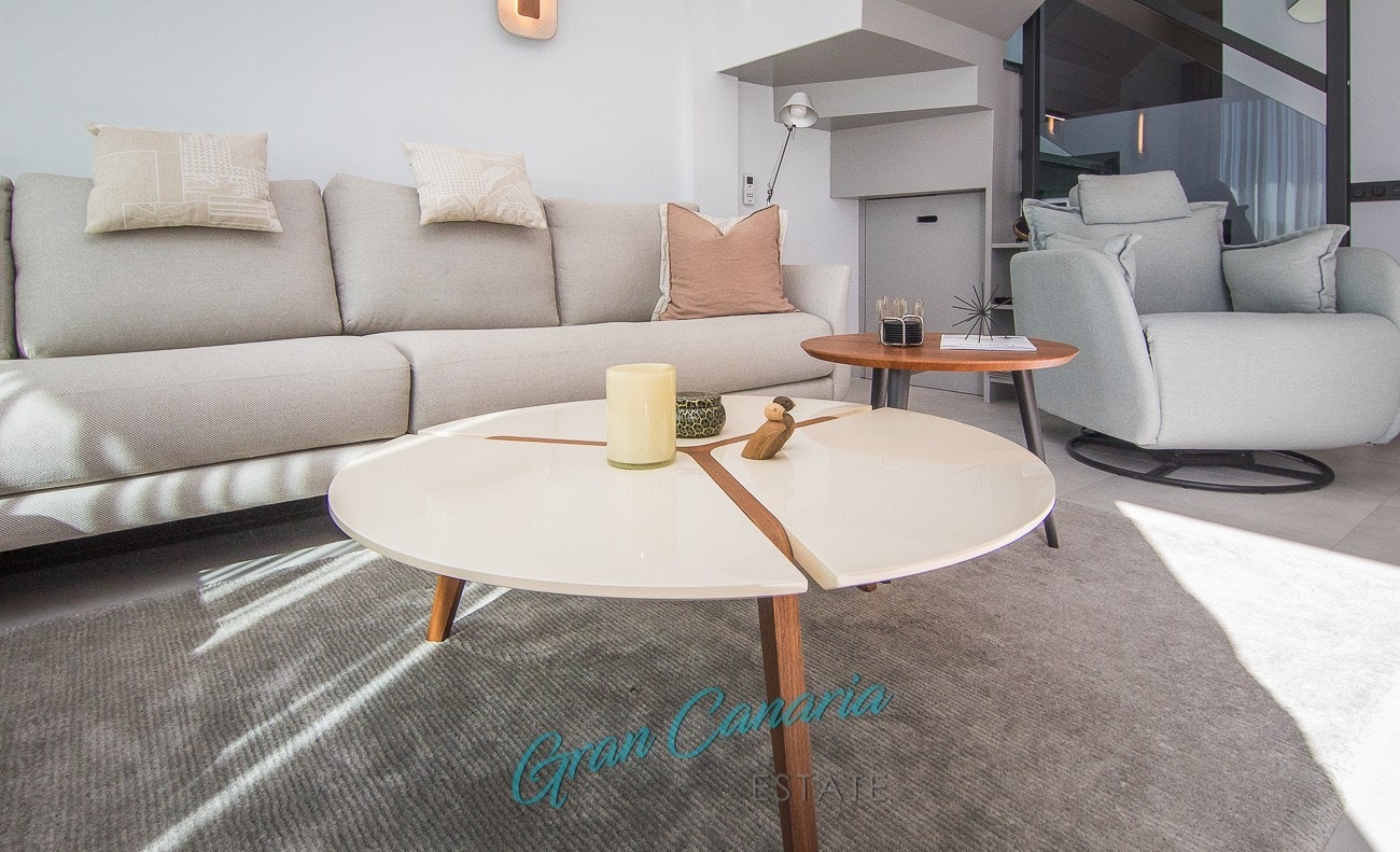 Innbygget skuff for oppbevaring under trappen Galleribilde