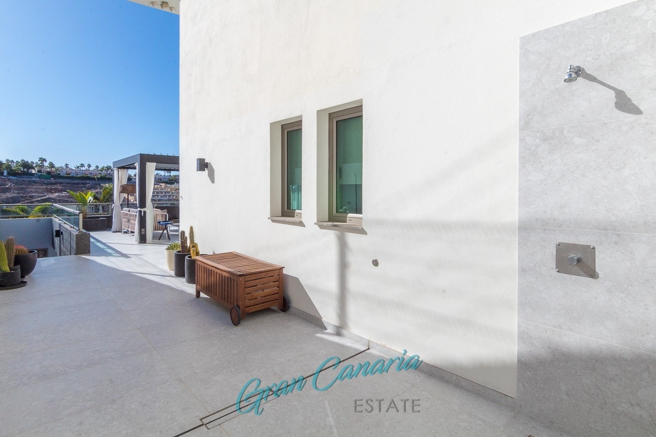 Utedusj og nye gulv med god avrenning for vann Galleribilde