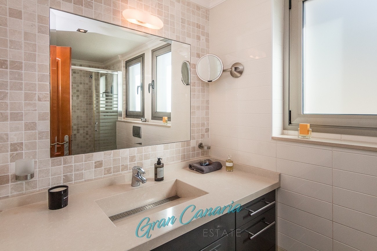 Nydelig oppgradert bad i 2. etasje Galleribilde