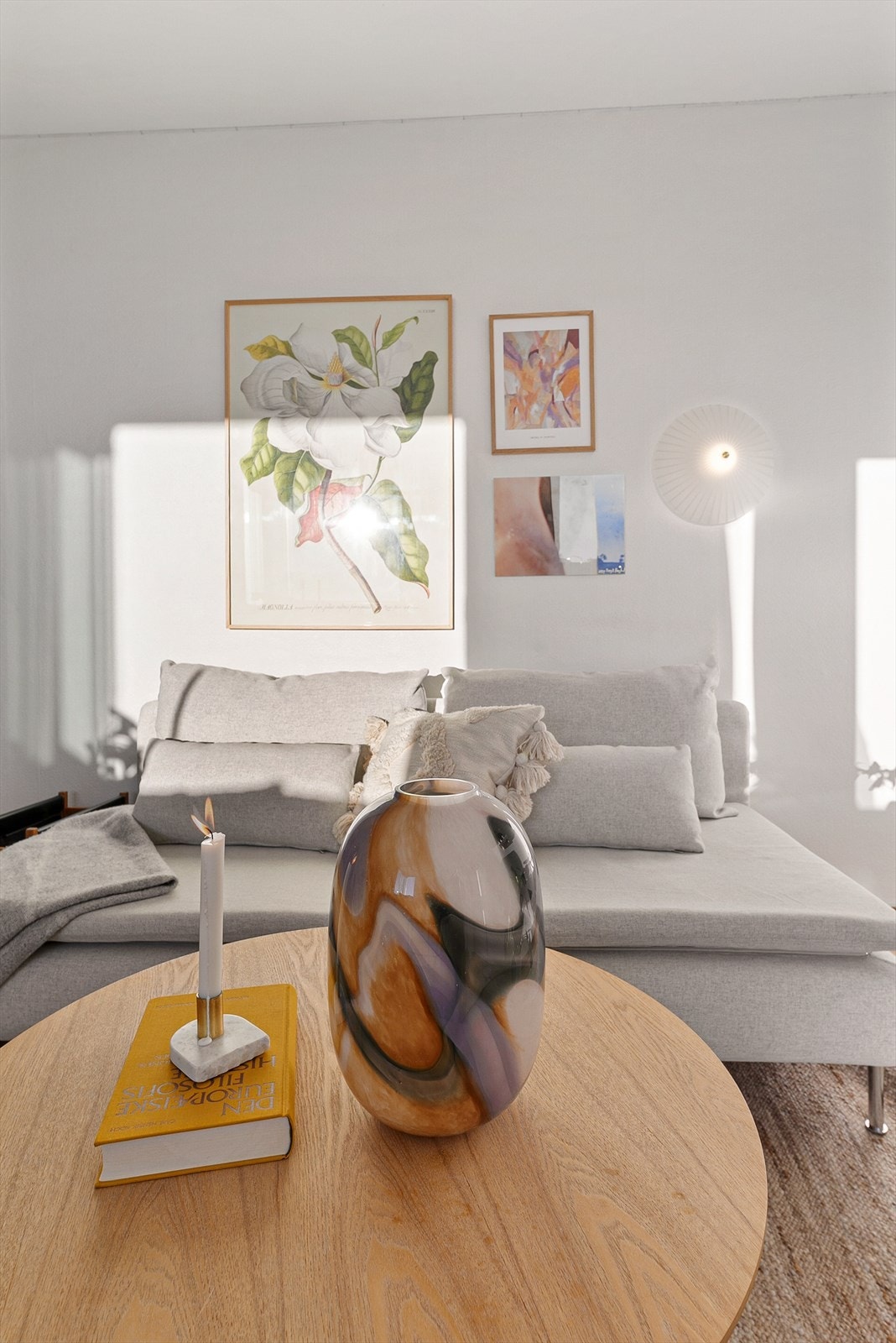 Koselig sofakrok i stuen. Galleribilde