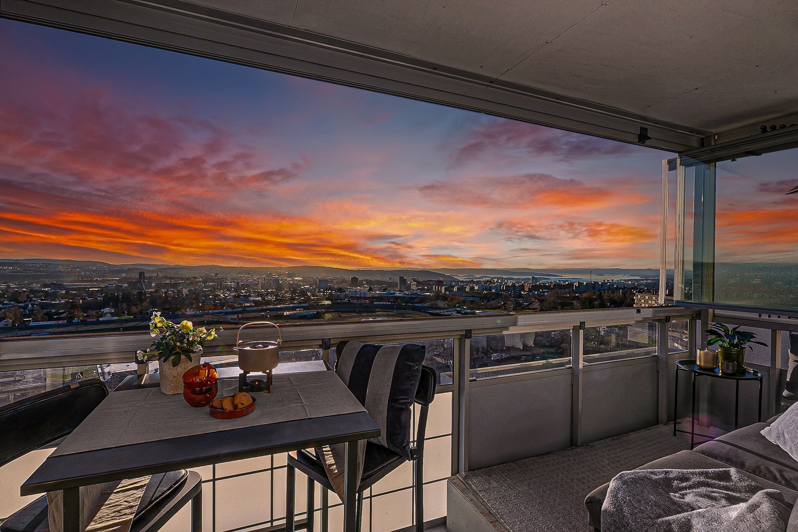 Kåre Le v/EiendomsMegler 1 har fått gleden av å presentere denne nydelige leiligheten i Refstadsvingen 2! Galleribilde