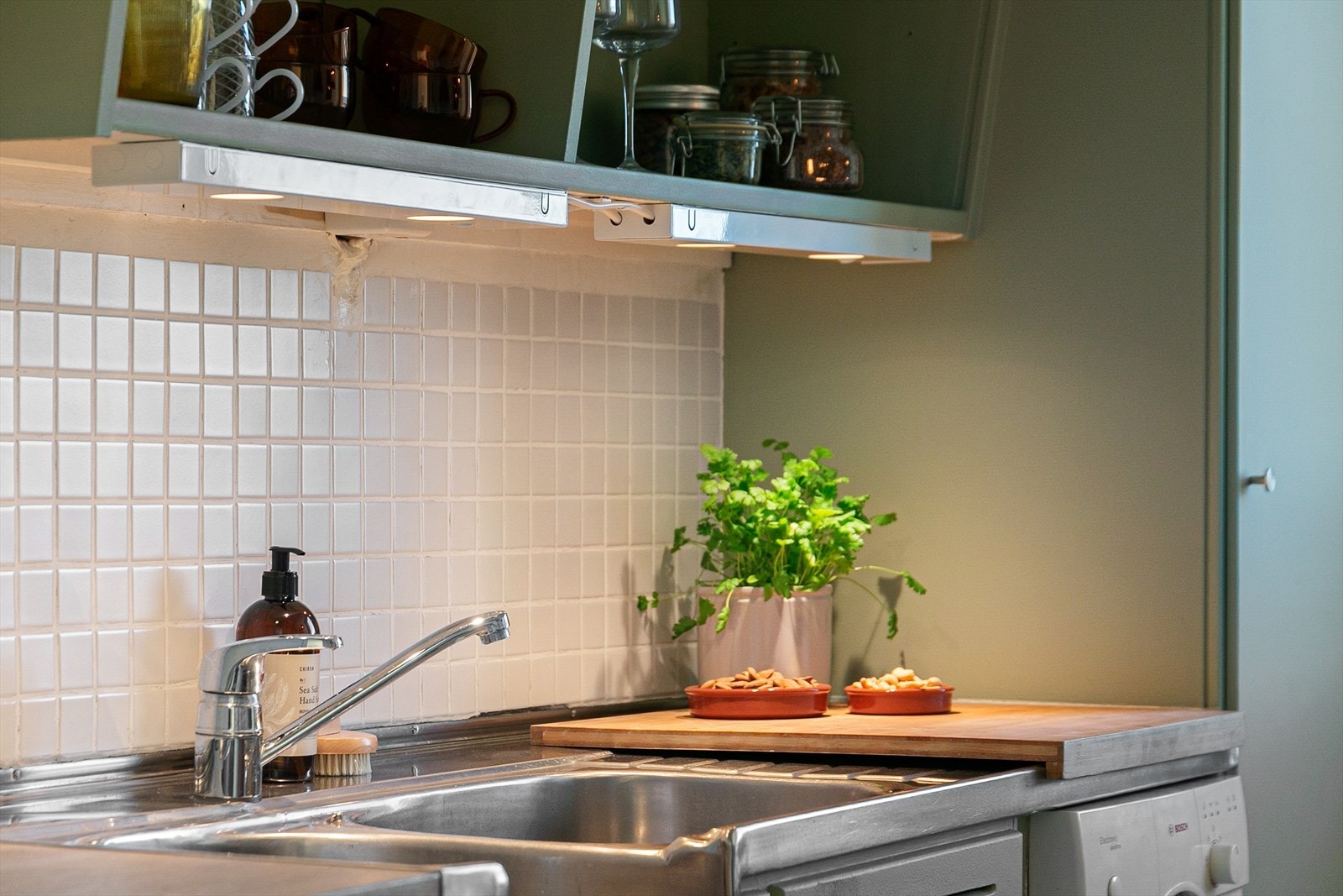 Kjøkken med god arbeidsplass. Galleribilde