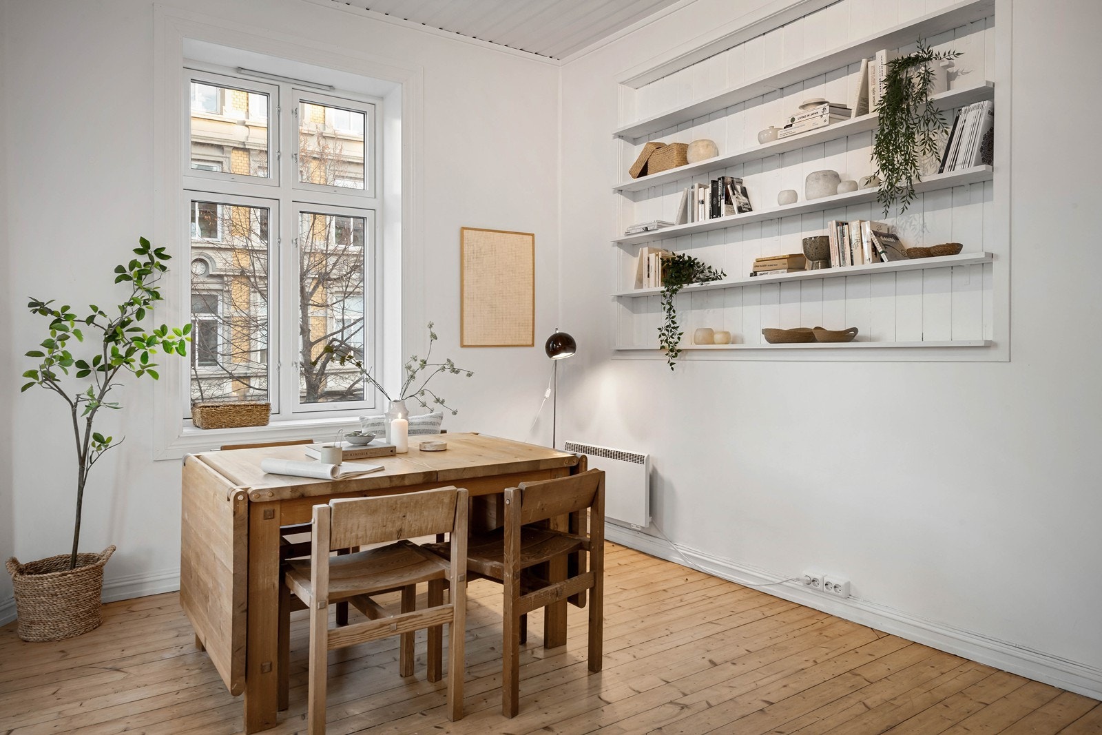 God plass til både stue- og spisestueinnredning. Galleribilde