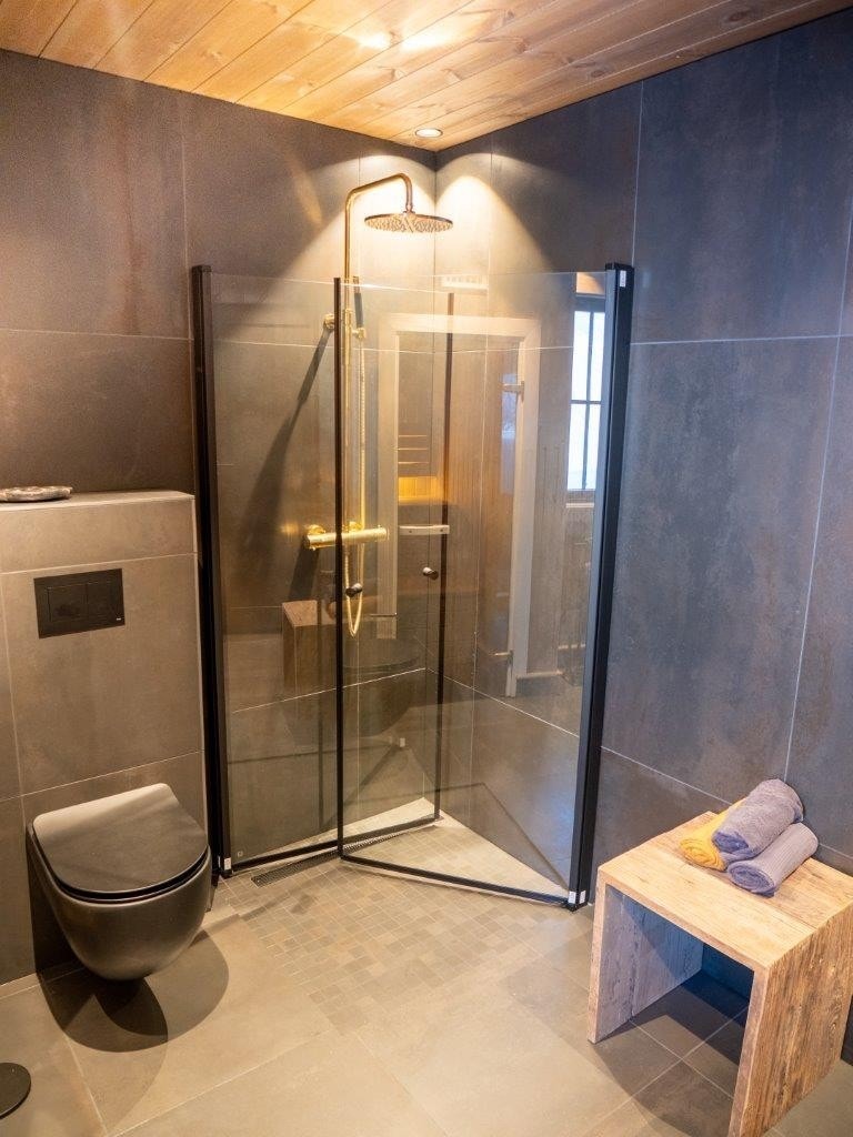 Hovedbad - Dobbel regndusj fra Tapwell Galleribilde