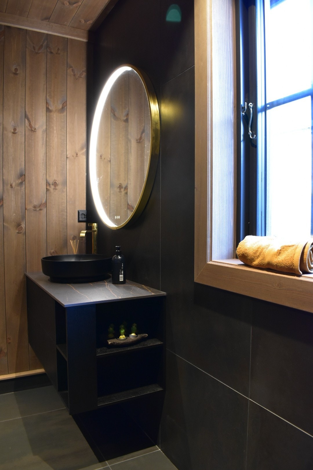 Bad 2 med flott innredning Galleribilde