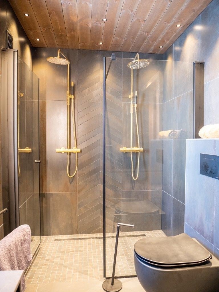 Dobbel dusj med fossefall til begge to ( Bad 2 ) Galleribilde