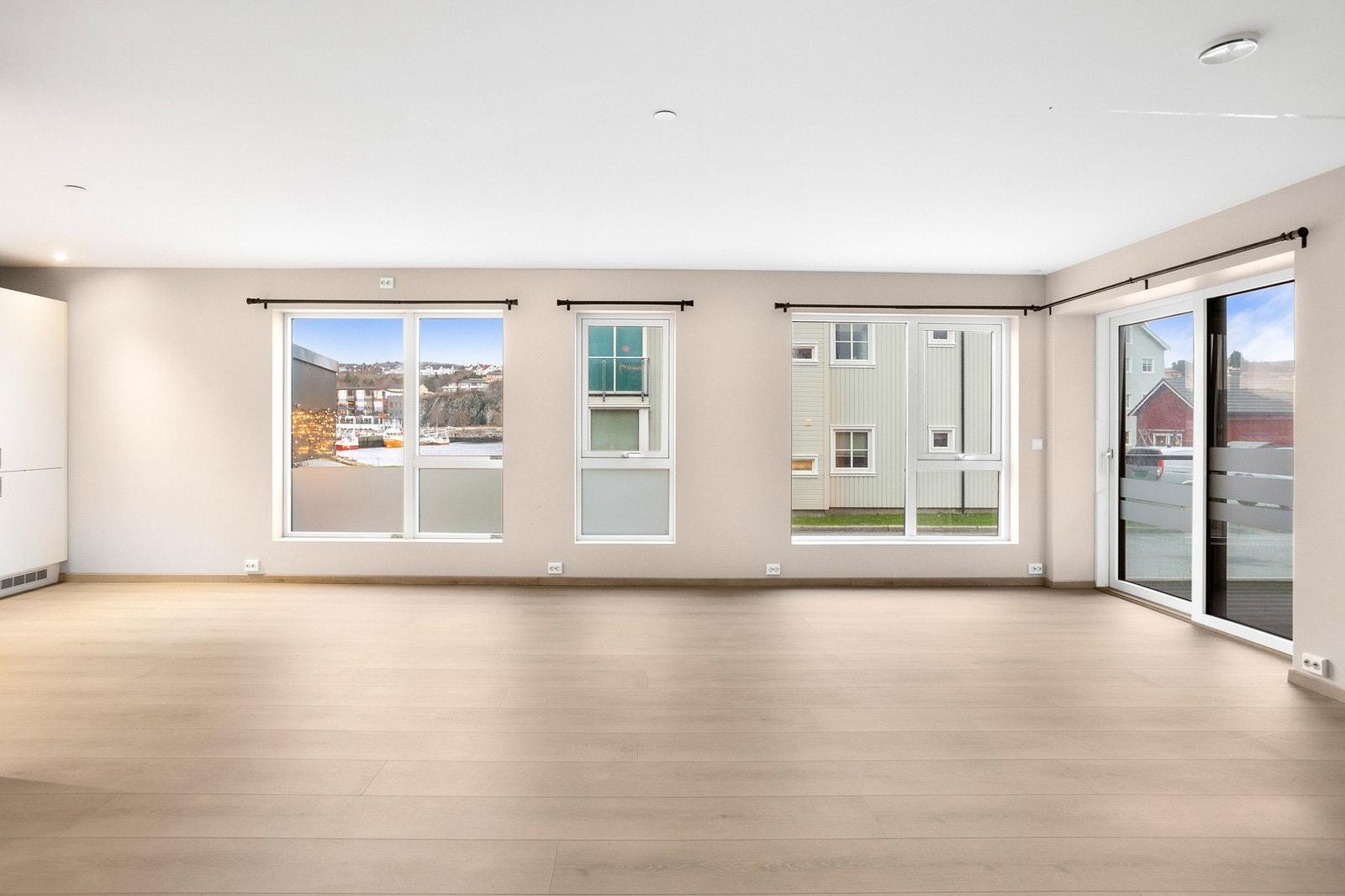 Fra stuen er det tilkomst til koselig terrasse Galleribilde